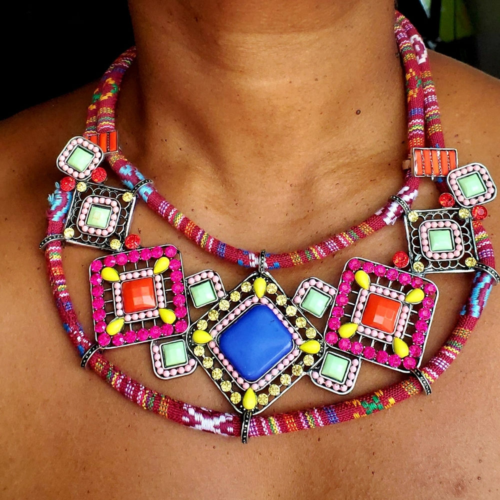 Statement necklace